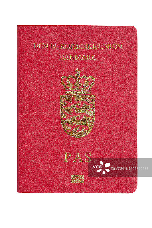 白色背景下的丹麦护照图片素材