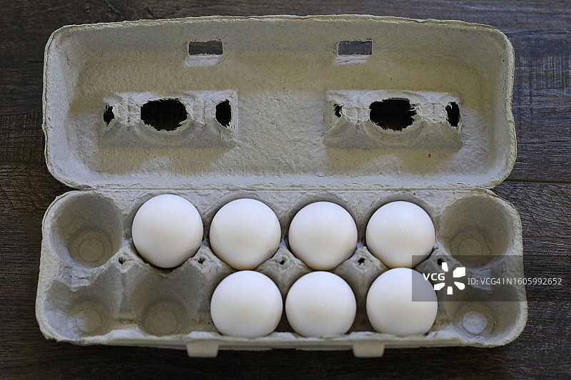 容器中鸡蛋的特写图片素材