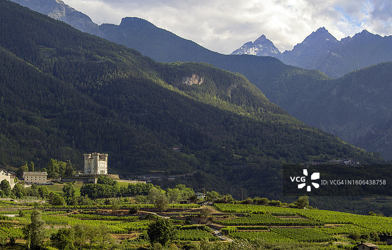 意大利奥斯塔山谷阿伊马维尔城堡图片素材