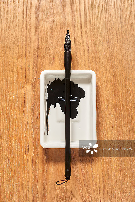 毛笔墨水和中国书法图片素材