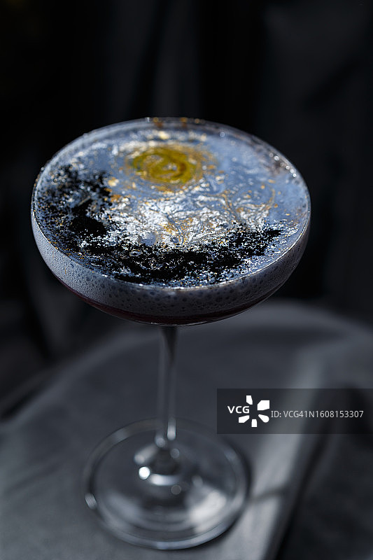 紫色派对饮品金色库存照片图片素材