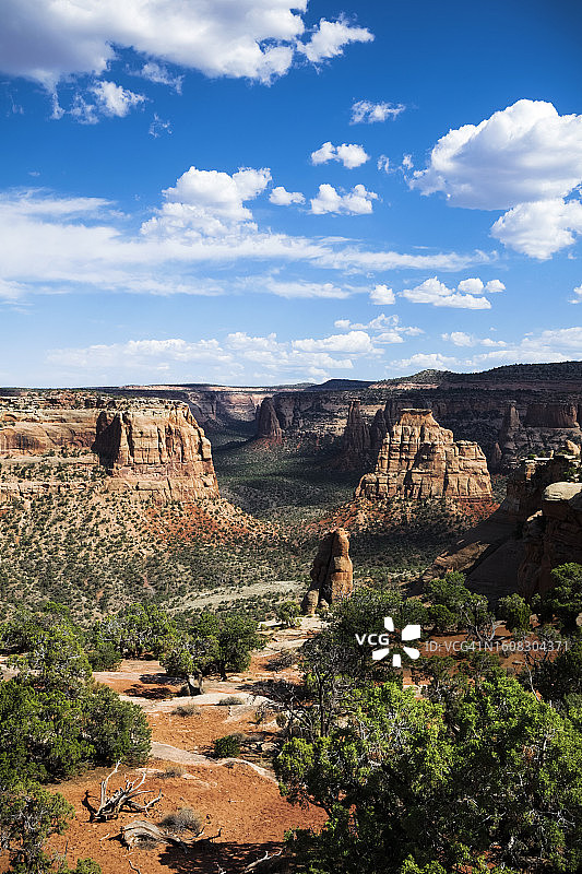 美国科罗拉多国家纪念碑公园的独立纪念碑图片素材