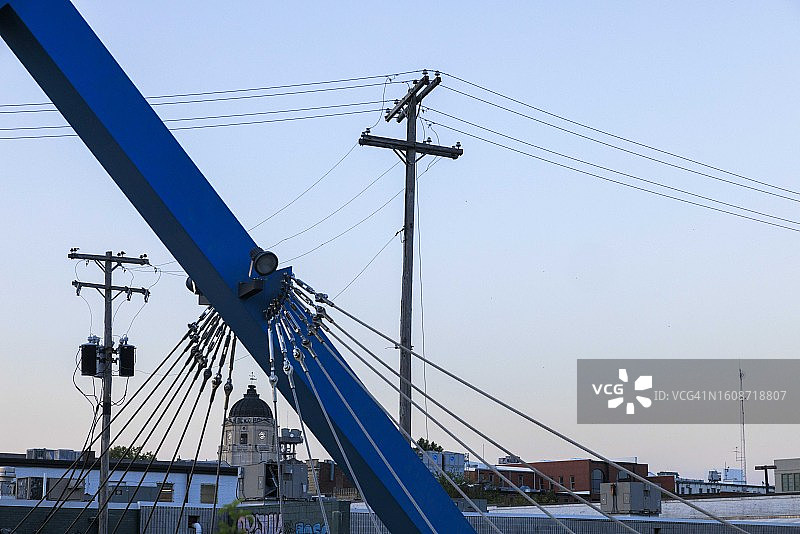 印第安纳州布卢明顿市中心及法院的城市景观图片素材