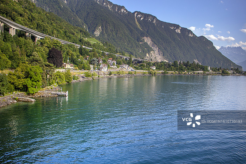 从西庸城堡眺望日内瓦湖图片素材