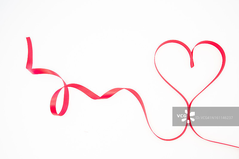 粉色心形装饰丝带图片素材
