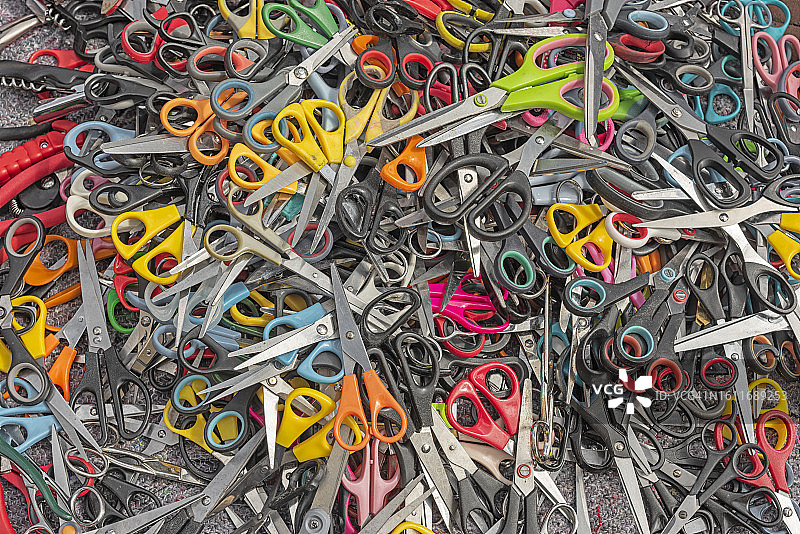 各种颜色和尺寸的剪刀图片素材