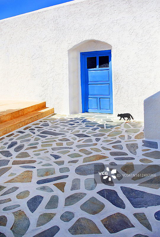 通往教堂的门图片素材