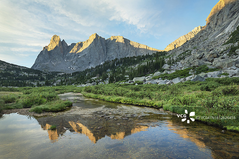 风河山脉塔之冰斗图片素材