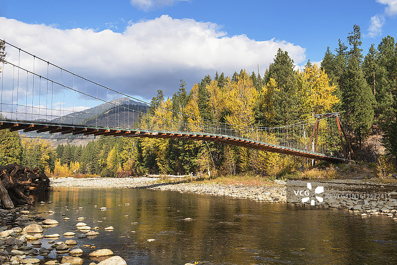 梅瑟河陶尔克斯-福斯特悬索桥图片素材