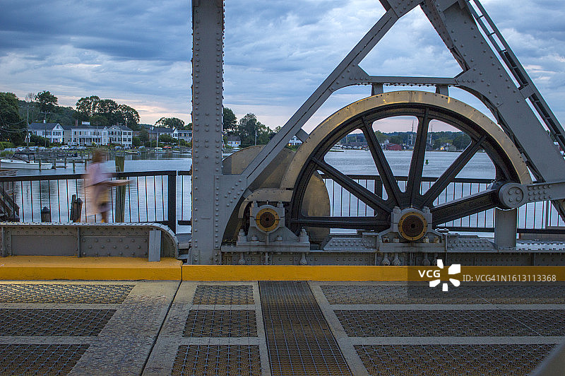 康涅狄格州米斯蒂克河吊桥图片素材