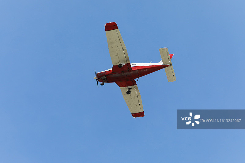 上方的小飞机图片素材