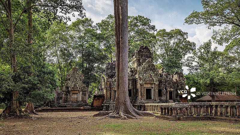柬埔寨吴哥窟周萨神庙全景图片素材