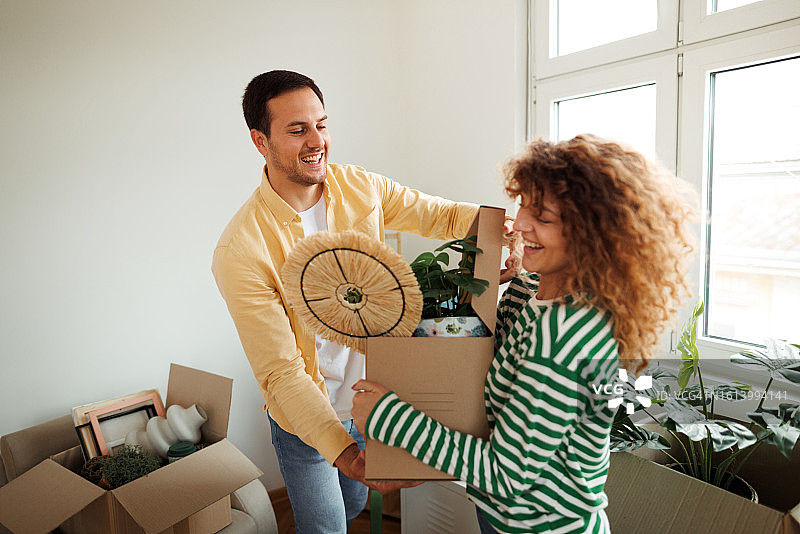 我们搬进来了！图片素材