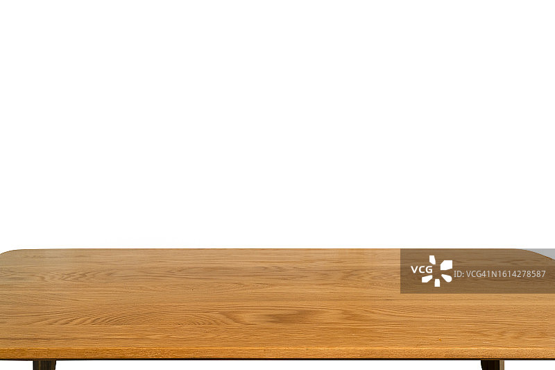 白色背景上孤立的棕色空木桌面图片素材