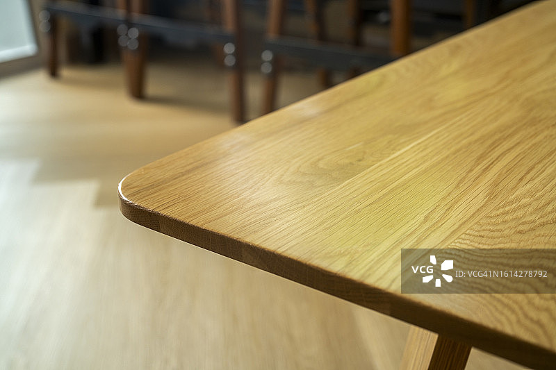 实心橡木和白蜡木桌面图片素材