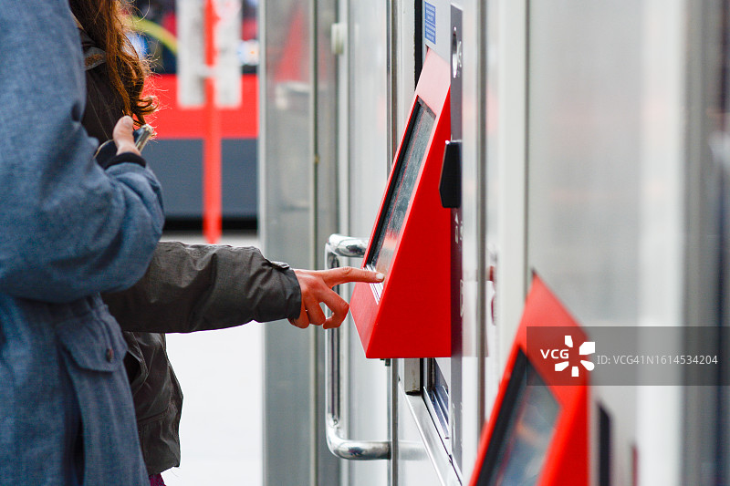 拿现金图片素材