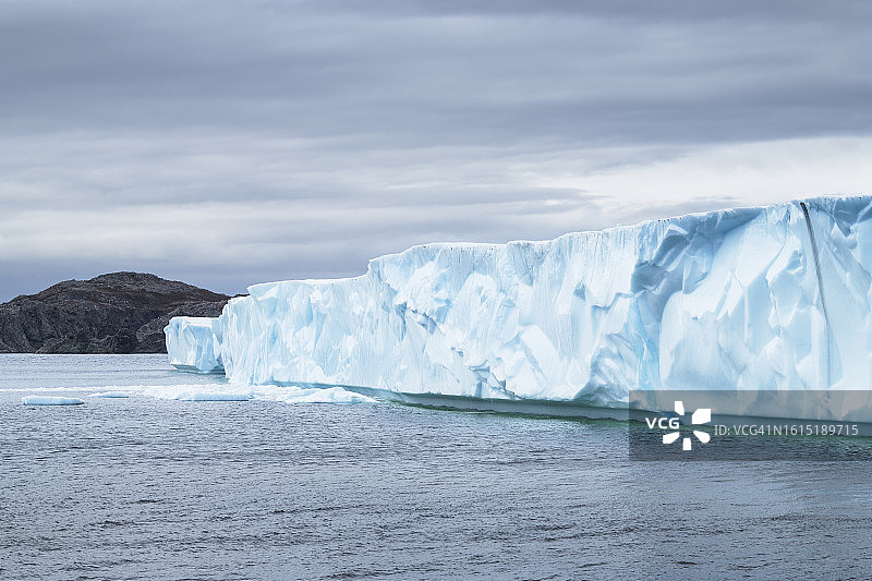 纽芬兰特威林盖特附近的平顶冰山图片素材