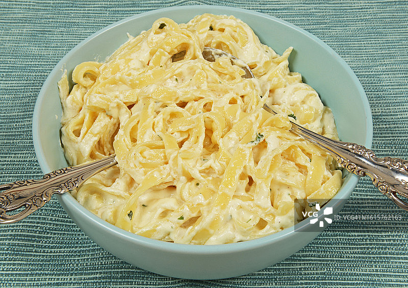 奶油宽面图片素材