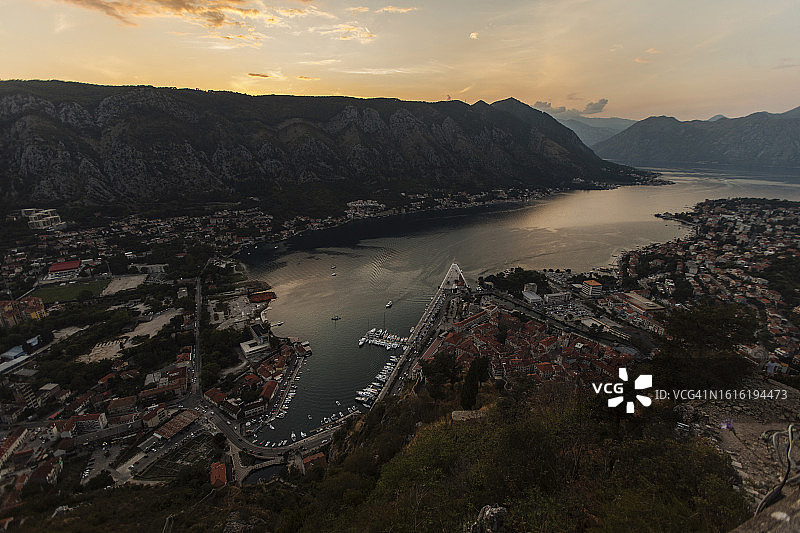 黄昏时分的海湾图片素材