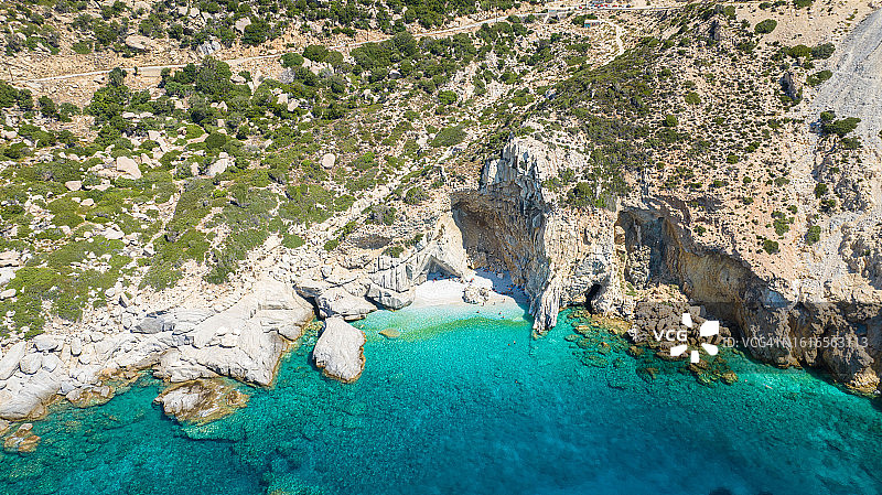 希腊伊卡里亚岛塞舌尔海滩鸟瞰图图片素材
