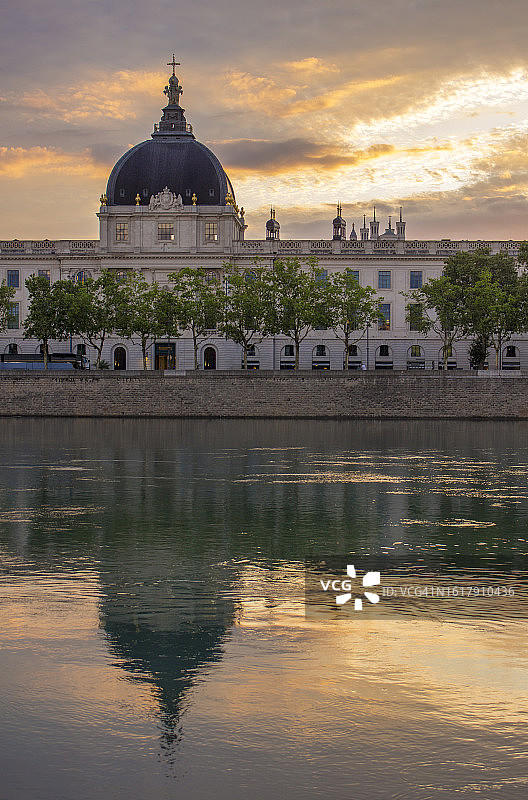 法国里昂罗纳河日落图片素材