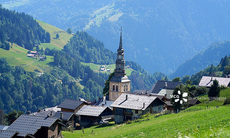 上吕斯的美丽村庄图片素材