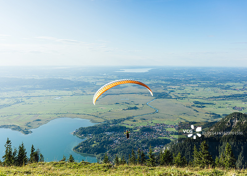 滑翔伞飞行员图片素材