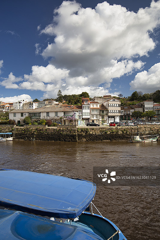 贝坦索斯河口的建筑图片素材