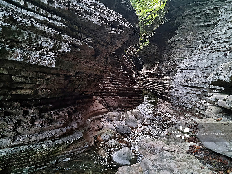 贝卢诺省“布伦特德拉特”地质奇观景色图片素材