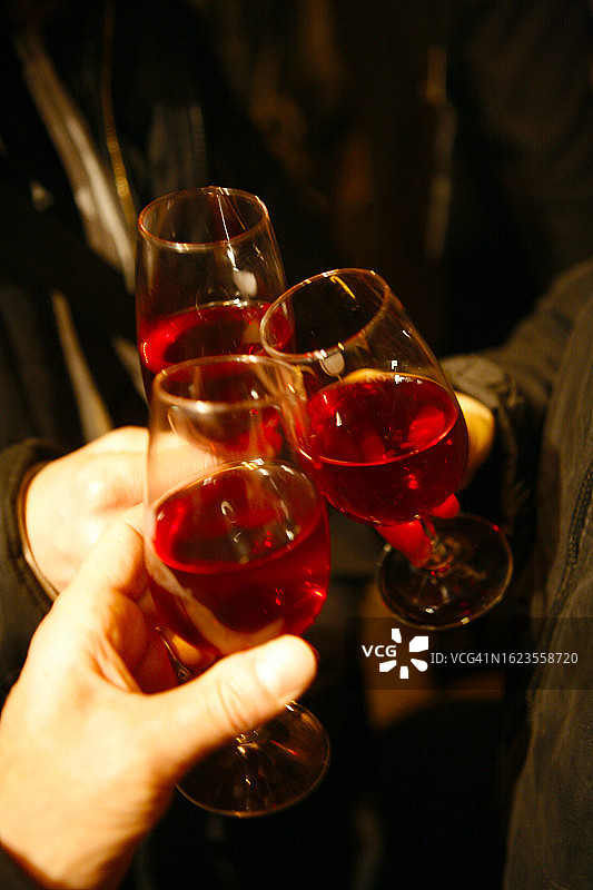 薄若莱新酒派对图片素材