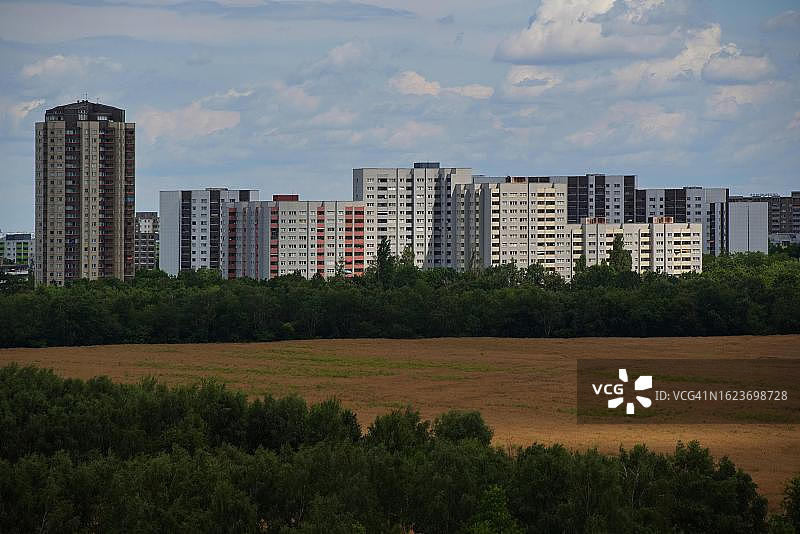 德国柏林新克尔恩区格罗皮乌斯stadt的郊区预制房屋图片素材