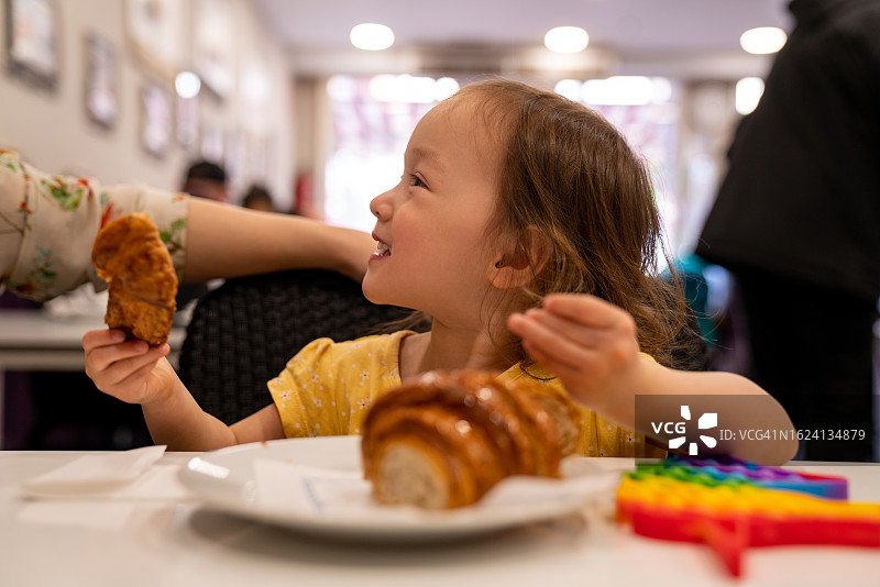 孩子分享食物图片素材