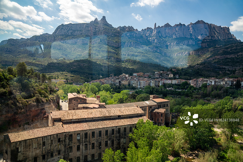 航拍西班牙蒙特塞拉特德莫尼斯特罗尔街区图片素材