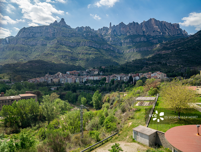 航拍西班牙蒙特塞拉特德莫尼斯特罗尔街区图片素材