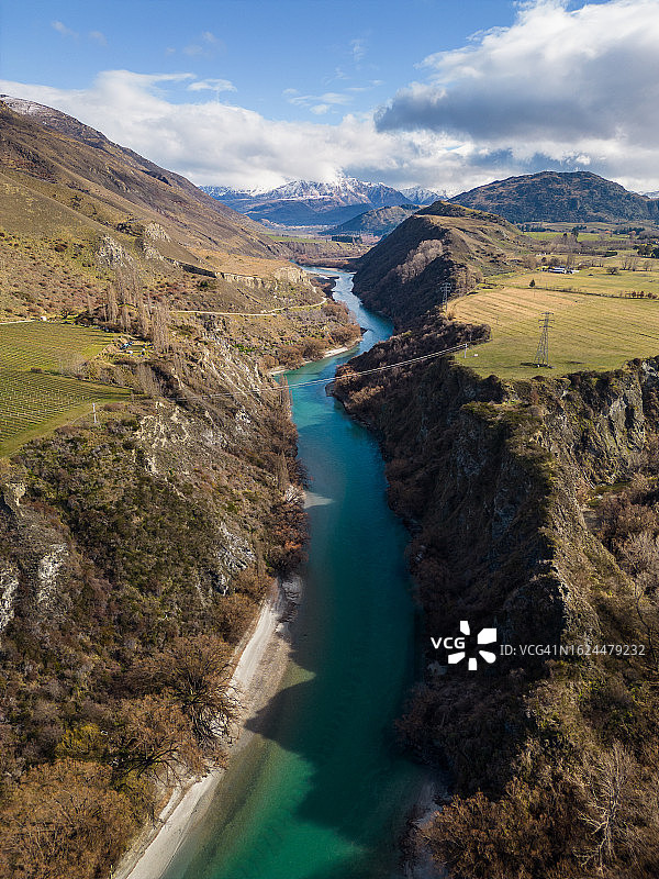 新西兰卡瓦劳河峡谷鸟瞰图片素材