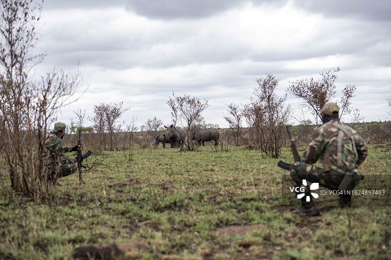 南非反盗猎和保护行动员图片素材