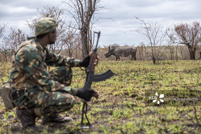 南非反盗猎和保护行动员图片素材