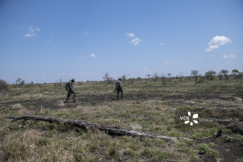 南非反盗猎和保护行动员图片素材