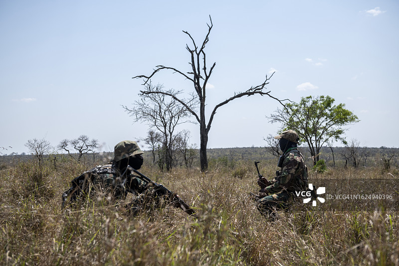 南非反盗猎和保护行动员图片素材