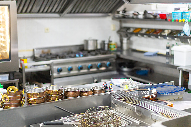 商业厨房中的厨房台面图片素材