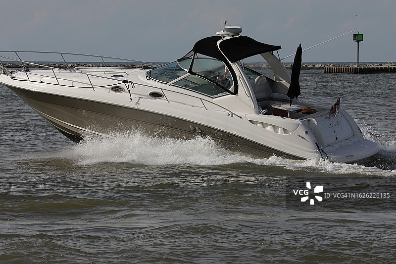 水上快艇图片素材