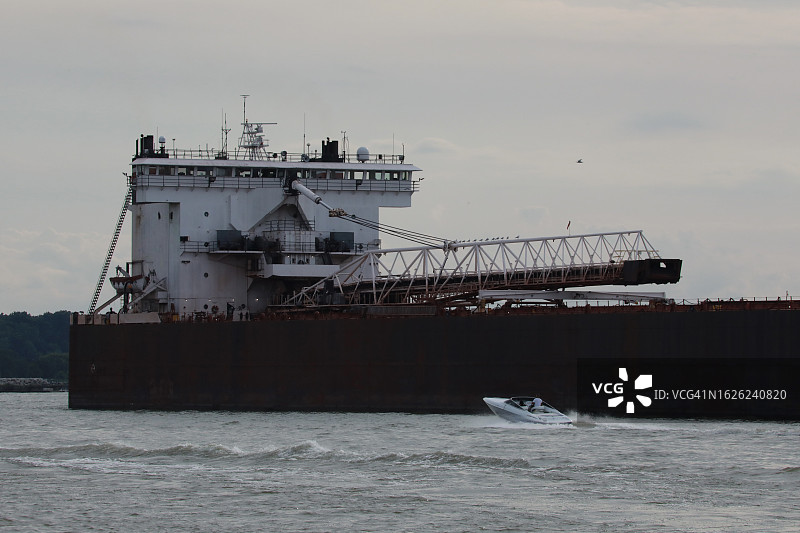 五大湖上的铁矿石船图片素材