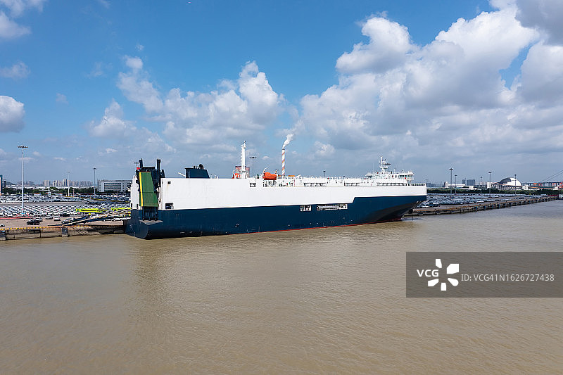 汽车滚装船码头图片素材