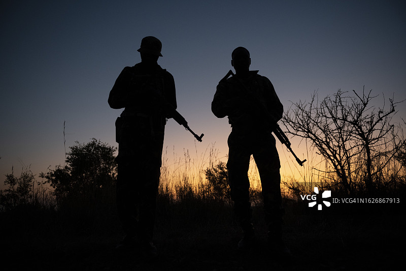 南非的反盗猎和自然保护巡护员图片素材