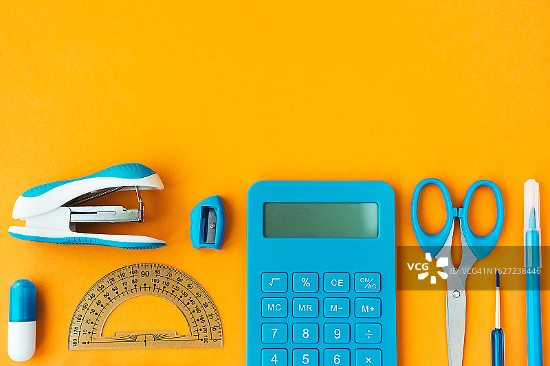 蓝色学校和办公用品文具图片素材