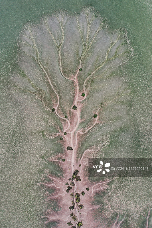澳大利亚西澳大利亚州温德姆金河支流的无人机俯视图图片素材