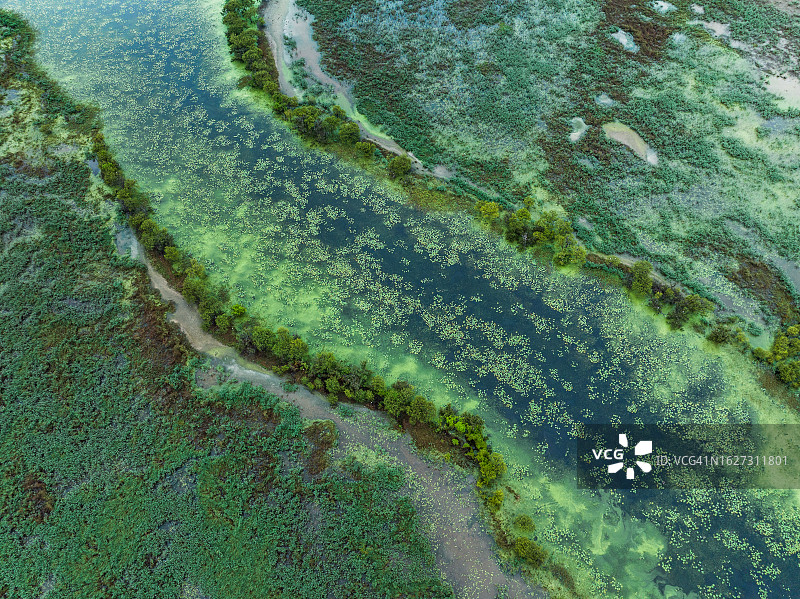 无人机俯瞰澳大利亚西澳大利亚州温德姆奥德河雨季湿地图片素材