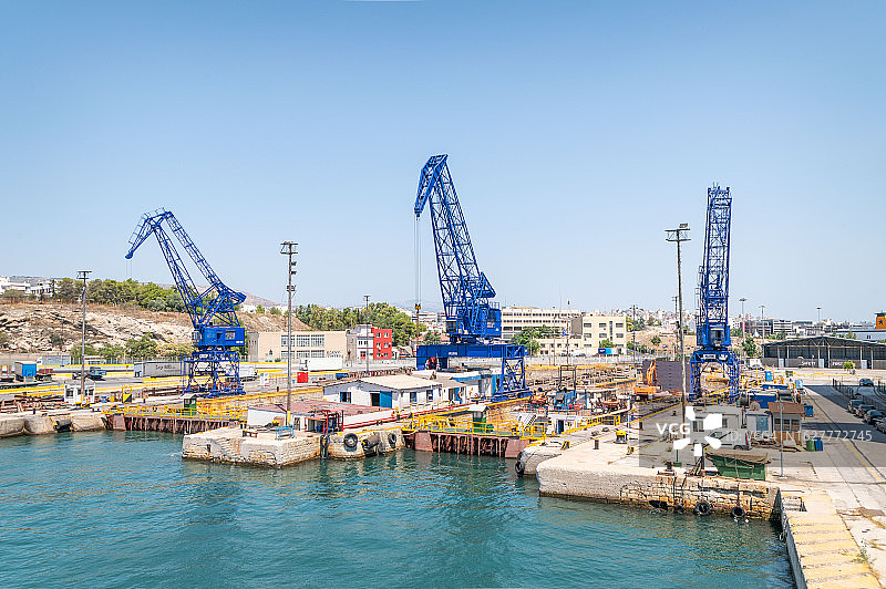 干船坞和起重机图片素材