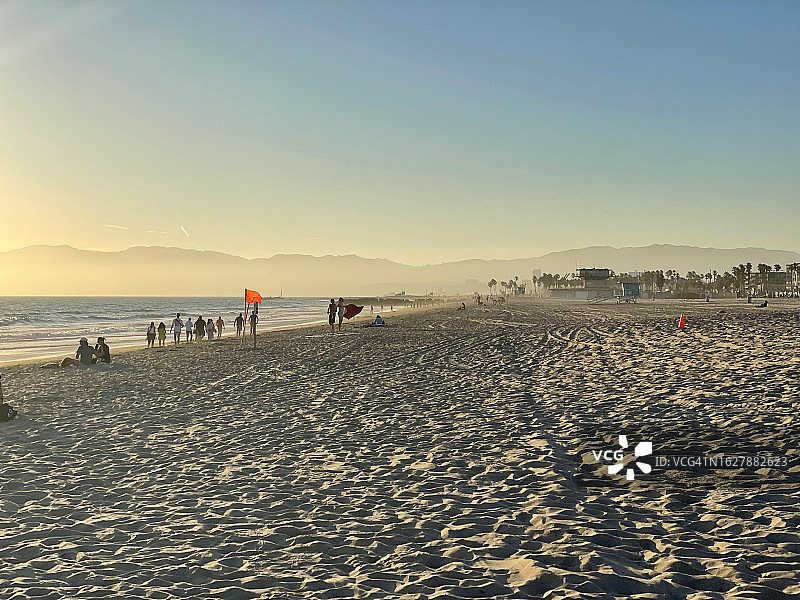 2023年8月加利福尼亚州洛杉矶威尼斯海滩日落图片素材