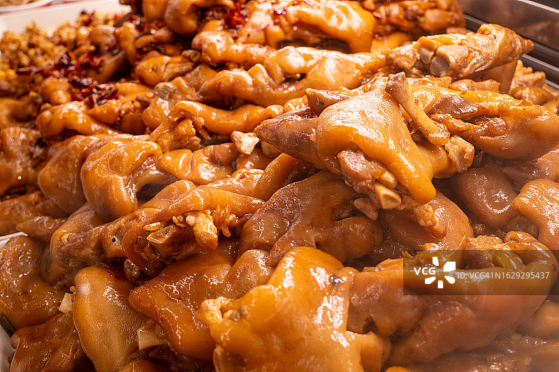 美食广场售卖的卤猪蹄图片素材